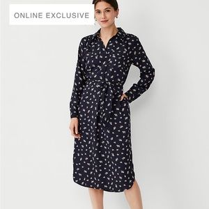 Ann Taylor floral pocket belted shirtdress. Size medium. Spring 2023!